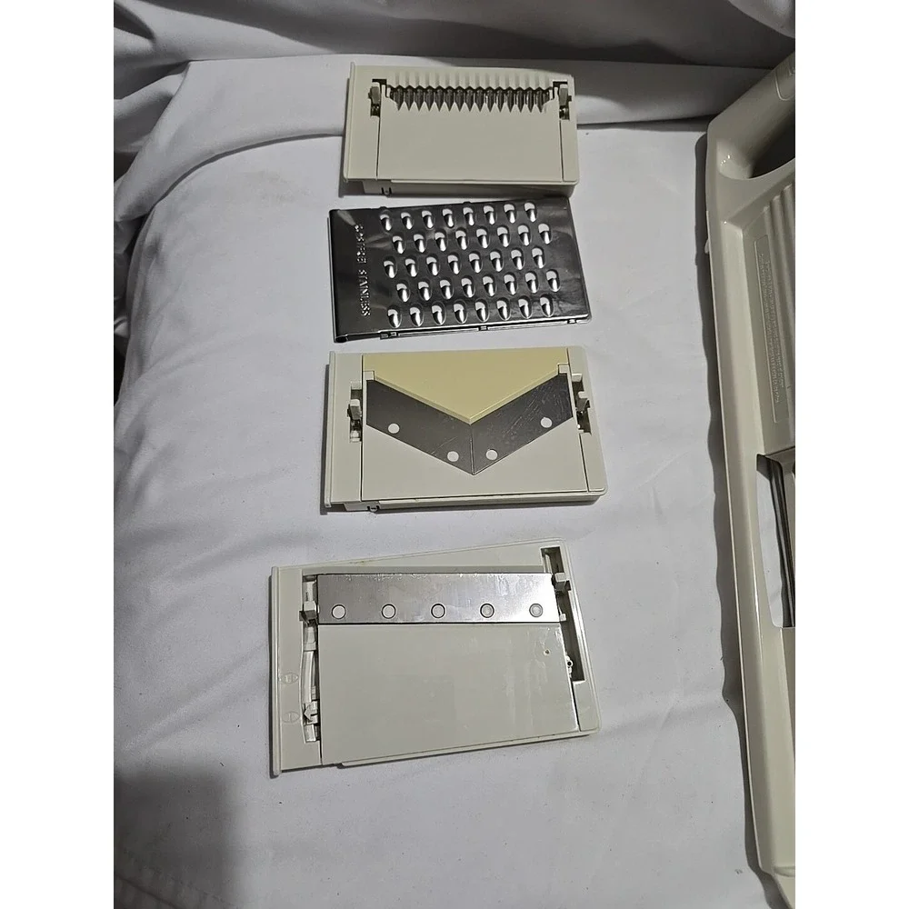 Pampered Chef 1087 Mandoline Food Slicer - Beige Used In Box